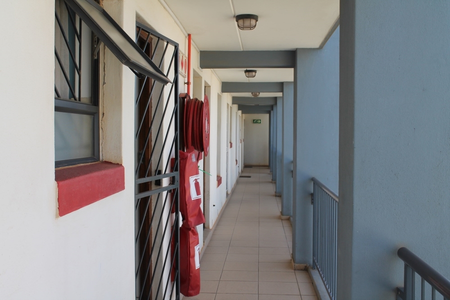 To Let 1 Bedroom Property for Rent in Buh Rein Estate Western Cape